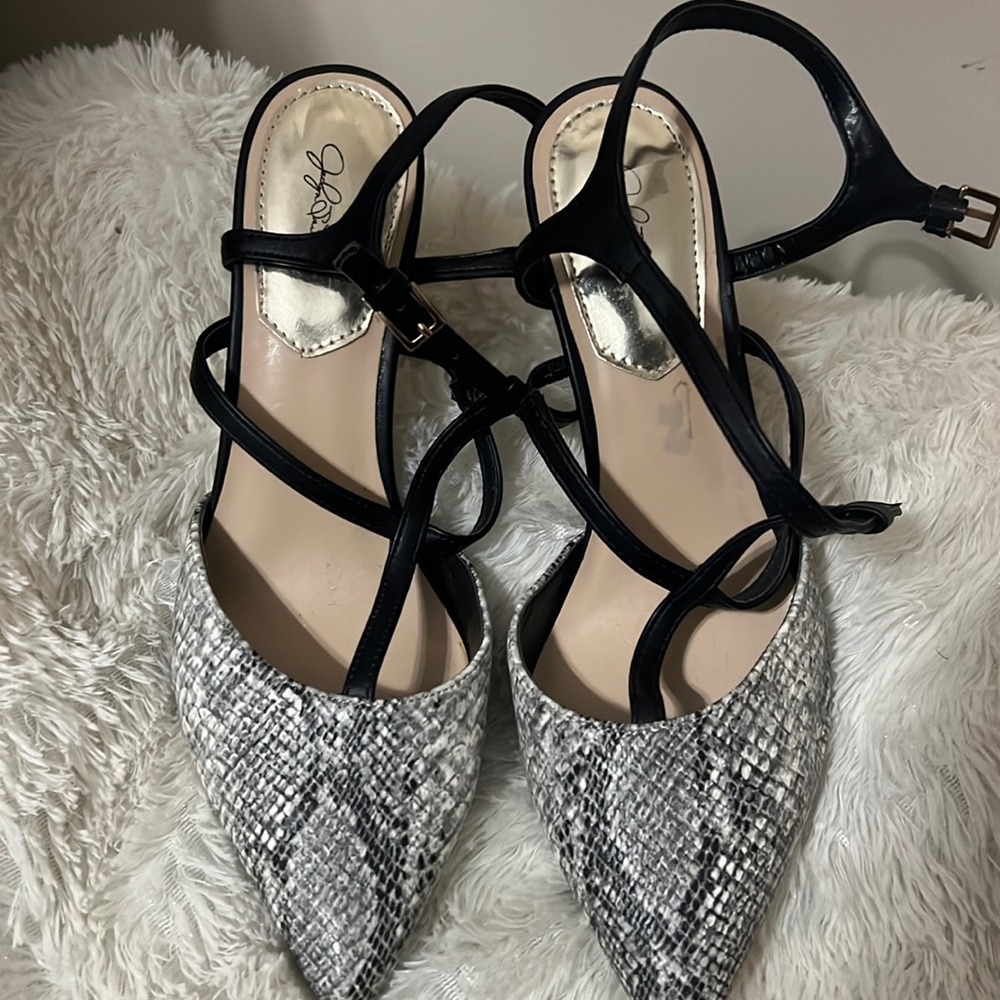 Snake skin print dress heel